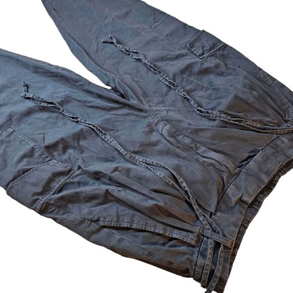 Gap High Rise Straight Leg Charcoal Cargo Pants - Picture 3 of 7